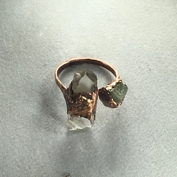 Clear quartz & peridot copper ring - Picture 5 of 8